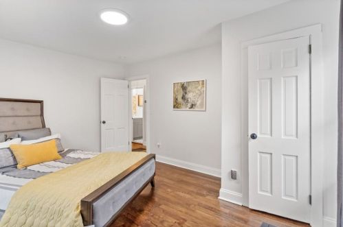 2074 Arlington Cir, Atlanta GA 30318-6380 exterior