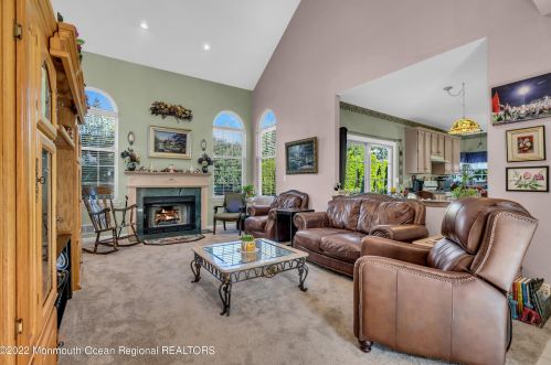 325 Meadowood Rd, Jackson Twp NJ 08527-1181 exterior