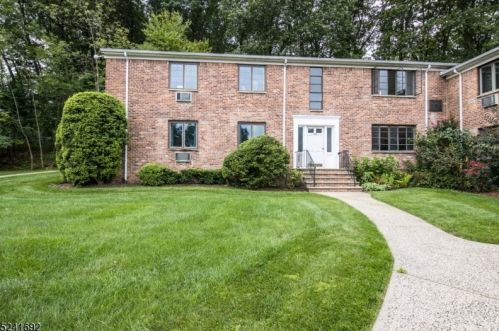 50 Troy Dr, Springfield, NJ 07081-2026