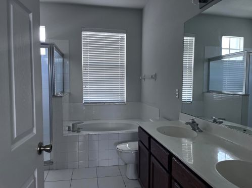 558 Halifax Ave, Fort Pierce FL  34953-3875 exterior