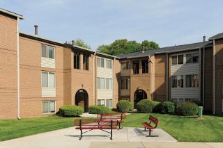 6617 Bonnie Ridge Dr, Baltimore MD  21209-1948 exterior