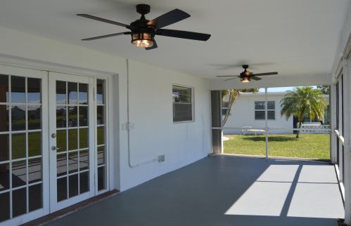 908 7 Ave, Boynton Beach FL 33435-3879 exterior