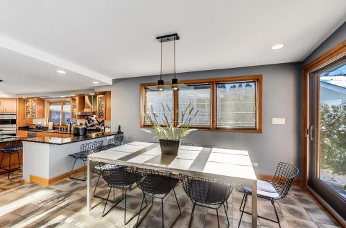 322 Kenmore Ave, Elmhurst IL 60126-3518 exterior