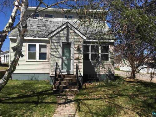 45 Boundary St, Ely, MN 55731-1328