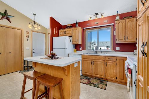 606 7th St, Sartell MN 56377-1517 exterior