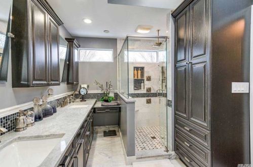 90 Hamlet Dr, Commack NY 11725-4438 exterior