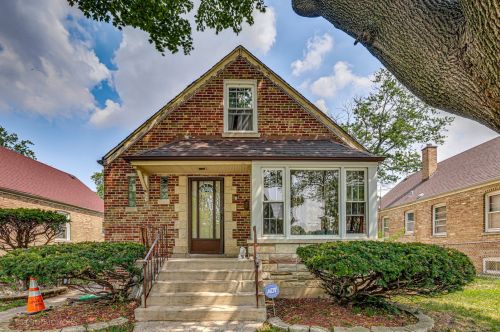 8511 Francisco Ave, Chicago, IL 60652-3833