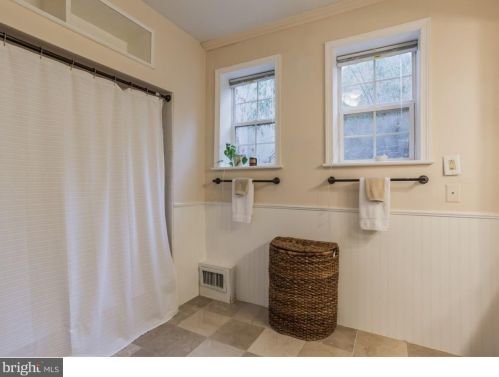 241 Bainbridge St, Philadelphia PA 19146-2034 exterior