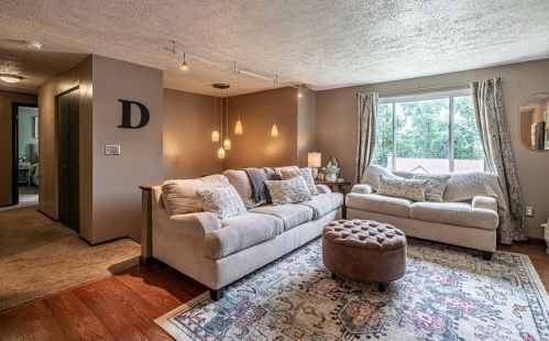 132 Perryvista Ave, Pittsburgh, PA 15237-4852