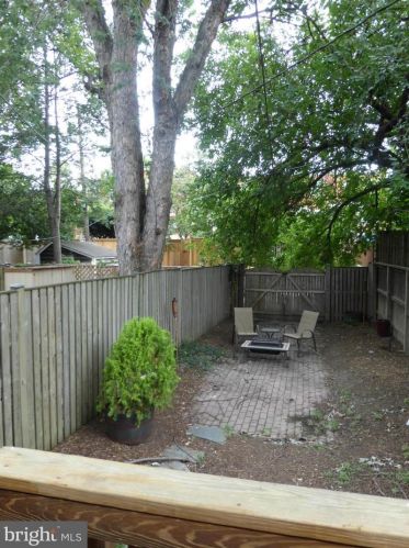 713 Columbus St, Alexandria VA  22314-1850 exterior