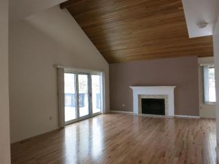 4 Northwick Ct, Ann Arbor MI  48105-1408 exterior