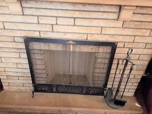 1305 Braddock Ave, Pittsburgh PA 15218-1638 exterior