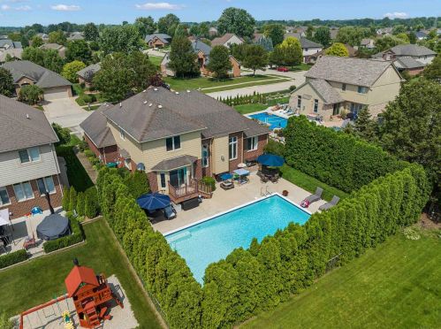 21192 Strawberry Hills Dr, Macomb Township MI 48044-2277 exterior