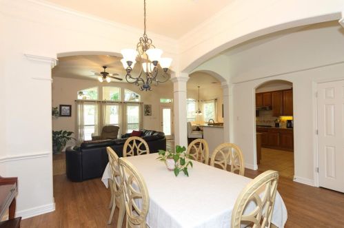 12504 Emerald Oaks Dr, Austin TX 78748 exterior