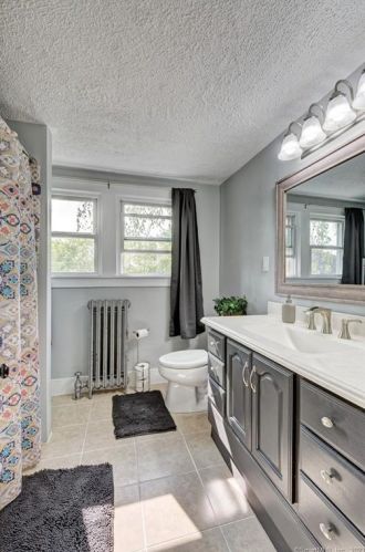 26 Ohear Ave, Enfield CT 06082-3635 exterior