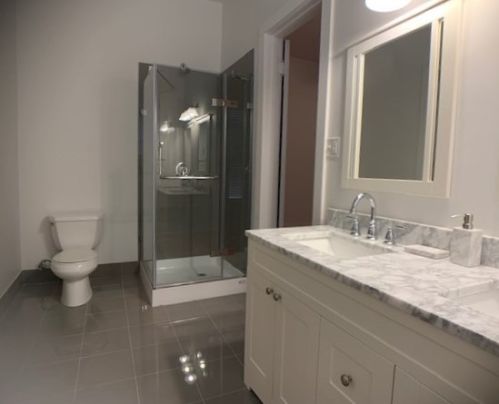 415 Surf St, Chicago IL 60657-6106 exterior