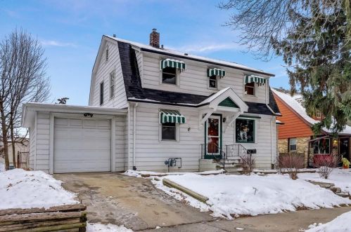 218 66, Milwaukee WI 53219-2062 exterior