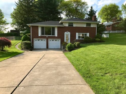 203 Chaplin Dr, Moon Twp, PA 15108-2701
