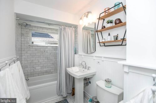 27 Ormond Ave, Camden NJ 08107-1215 exterior