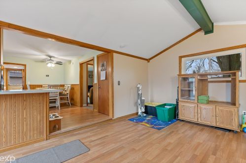 48186 Mdw Ln, New Baltimore MI 48051-2951 exterior