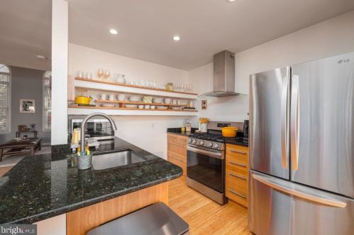 2456 Garnett Dr, Alexandria VA  22311-4908 exterior