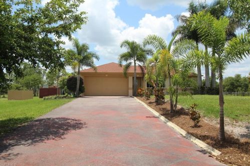 3440 56th Ave, Naples, FL 34120-7416