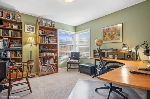 5649 Mozart St, Chicago IL 60659-4822 exterior