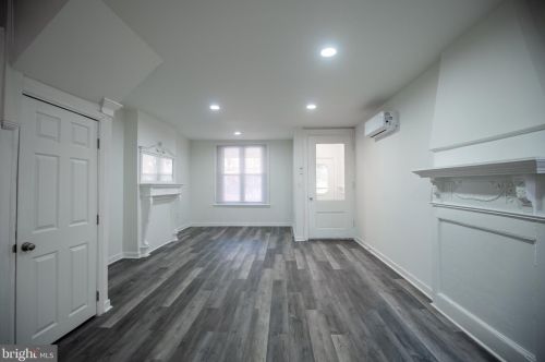 5148 Hazel Ave, Philadelphia PA 19143-1526 exterior