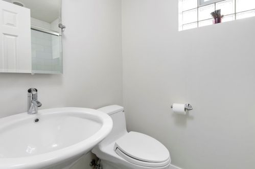 1523 School St, Chicago IL 60657-2121 exterior