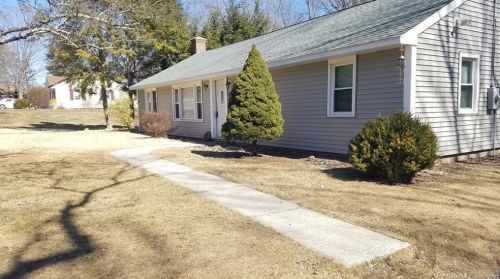 25 Bayberry Rd, Manchester, CT 06043-7618