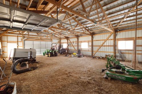 7625 Pioneer Crk Rd, Maple Plain MN 55359-9361 exterior