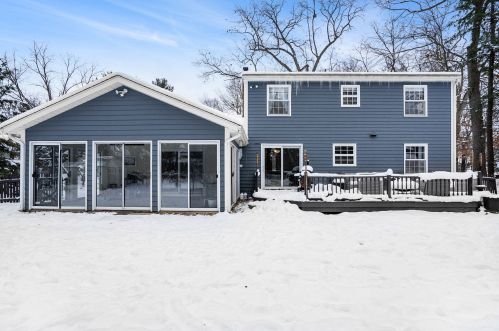 6710 Isabelle St, Kalamazoo, MI 49024-1702