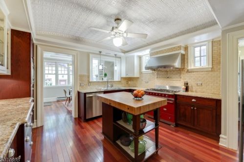 49 Plymouth St, Montclair NJ  07042-2617 exterior