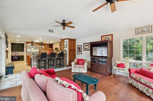 56 Park Blvd, Camden NJ 08103-2757 exterior