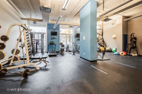 1305 Michigan Ave, Chicago IL  60605-3284 exterior