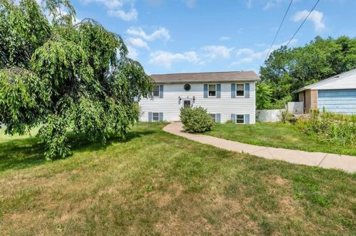 912 Chapel Rd, Monaca, PA 15061-2722