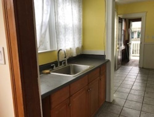 13 Roslyn St, Salem MA 01970-4653 exterior