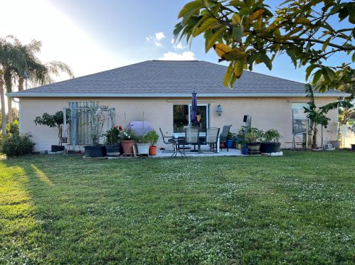 1231 Byron St, Fort Pierce FL 34983-2507 exterior