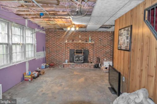 812 Mennonite Rd, Limerick PA 19468-3210 exterior