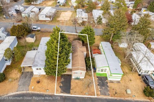 21 Larisa Ln, Jackson Twp, NJ 08527-3112