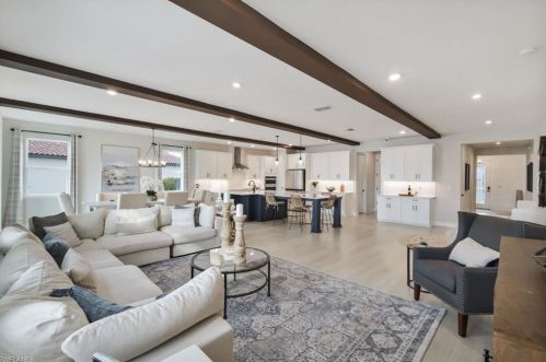 2128 Grv Dr, Naples FL 34120-1422 exterior