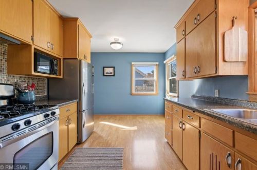 1425 Avon St, Saint Paul MN 55117-4007 exterior