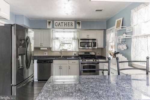 966 Claire Ave, Huntingdon Valley PA 19006-8623 exterior