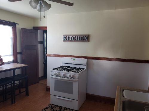 3870 22 St, Milwaukee WI 53206-1460 exterior