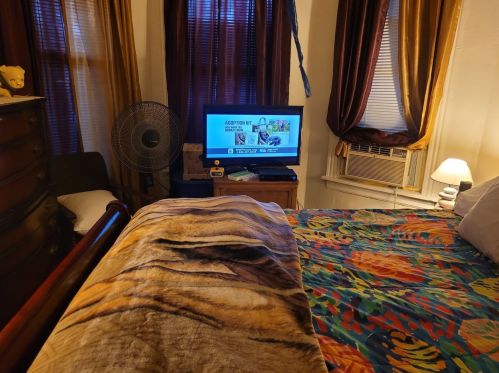 5711 Bishop St, Chicago IL 60636-1710 exterior