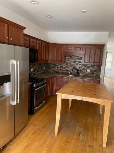 2947 Lawndale Ave, Chicago IL 60655-3313 exterior