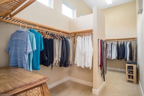 5729 Hammock Is Dr, Naples FL 34119-4695 exterior