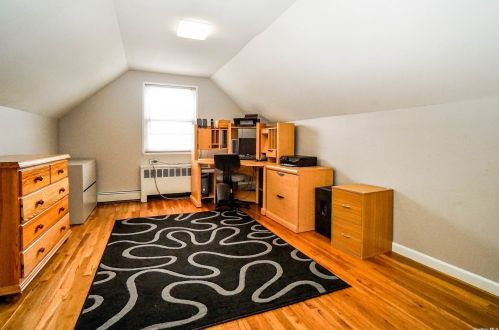 34 Cottonwood Dr, Commack NY 11725-2421 exterior