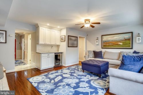 6316 Barrister Pl, Alexandria VA 22307-1214 exterior