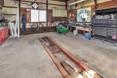 2560 66 St, Fennville MI 49408-9620 exterior